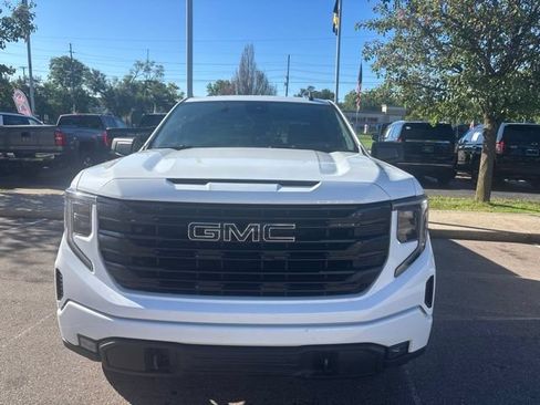 Used 2022 GMC Sierra 1500 Elevation w/ LPO, Elevation Black Package AWD/4WD image 2