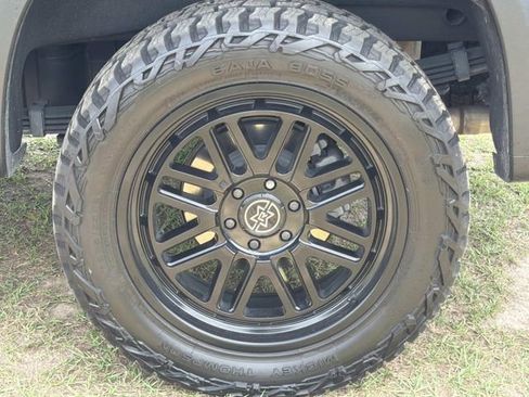 Used 2024 Chevrolet Silverado 1500 ZR2 w/ Technology Package AWD/4WD image 16