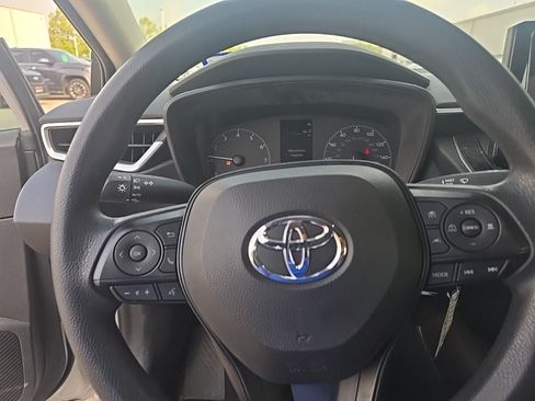 Used 2023 Toyota Corolla LE FWD image 8
