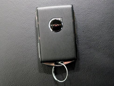 Used 2025 Volvo XC90 T8 Ultra w/ Protection Package Premier image 47