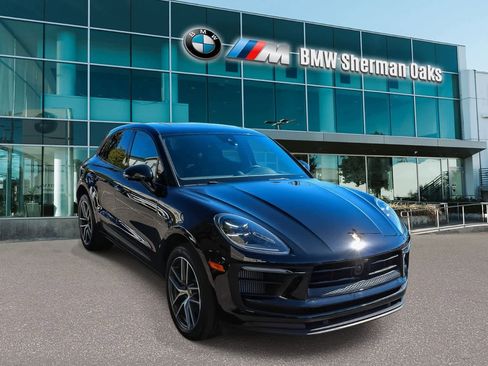 Used 2024 Porsche Macan S AWD/4WD image 3