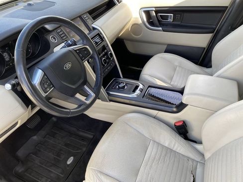 Used 2017 Land Rover Discovery Sport HSE Luxury image 19