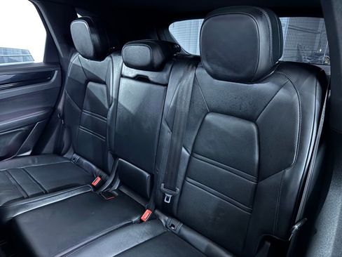 Used 2022 Porsche Cayenne S image 47