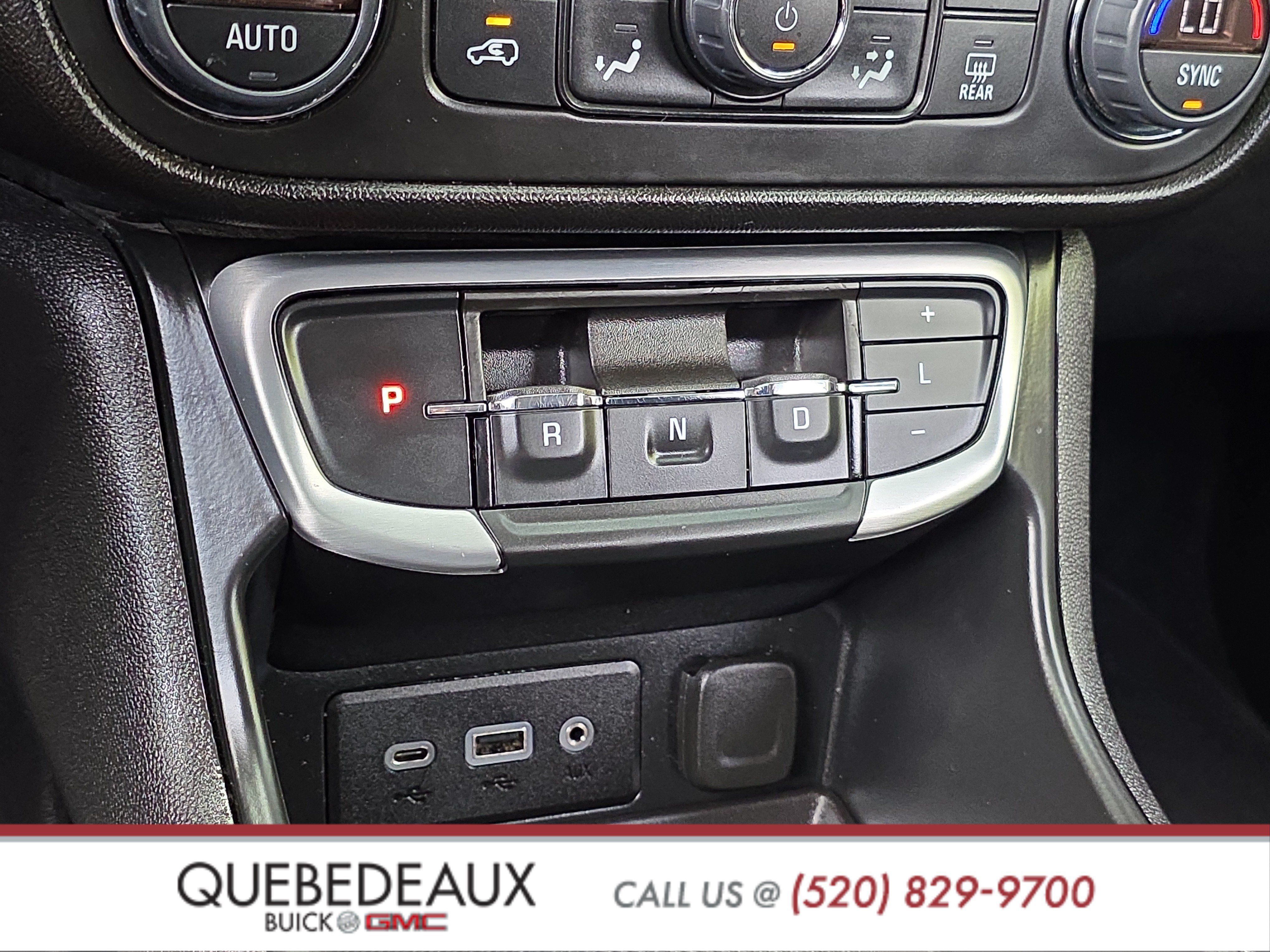 Used 2024 GMC Terrain SLE w/ Driver Convenience Package FWD image 17