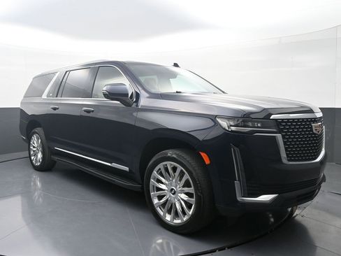 Used 2024 Cadillac Escalade ESV Premium Luxury image 3