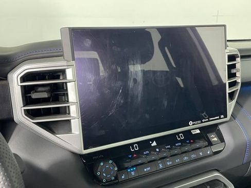 Used 2022 Toyota Tundra Platinum w/ Advanced Package AWD/4WD image 7