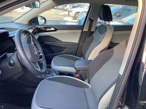 Used 2022 Volkswagen Taos S w/ IQ Drive S Package image 7