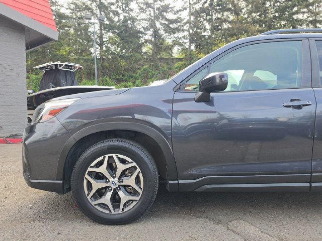 Used 2019 Subaru Forester Premium AWD/4WD image 27