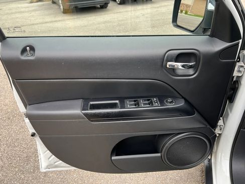 Used 2016 Jeep Patriot Sport w/ Power Value Group FWD image 17