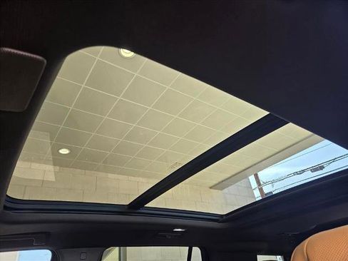 Certified 2023 Cadillac Escalade Premium Luxury image 18