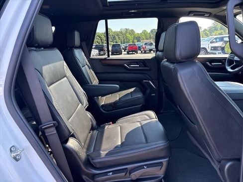 Used 2026 GMC Yukon Denali w/ Sun & Power Step Package AWD/4WD image 15