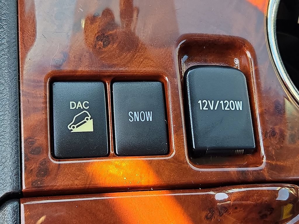 Used 2013 Toyota Highlander Limited AWD/4WD image 25