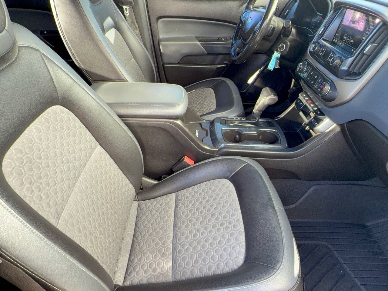 Used 2019 Chevrolet Colorado Z71 AWD/4WD image 30
