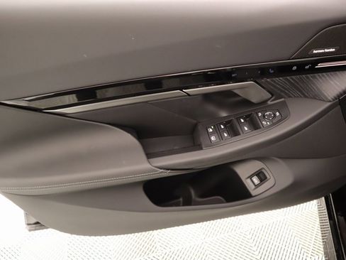 New 2025 BMW 530i xDrive w/ Executive Package image 17