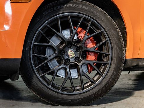 Used 2018 Porsche Macan S image 3