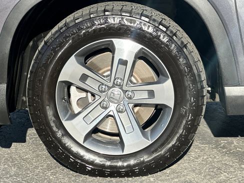 Used 2025 Honda Pilot EX-L image 37