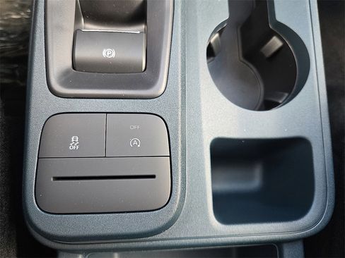 New 2025 Ford Maverick XL w/ Equipment Group 102A image 17