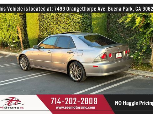 Used 2004 Lexus IS 300 image 9