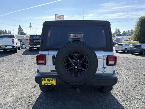 Used 2023 Jeep Wrangler Unlimited Sport AWD/4WD image 4