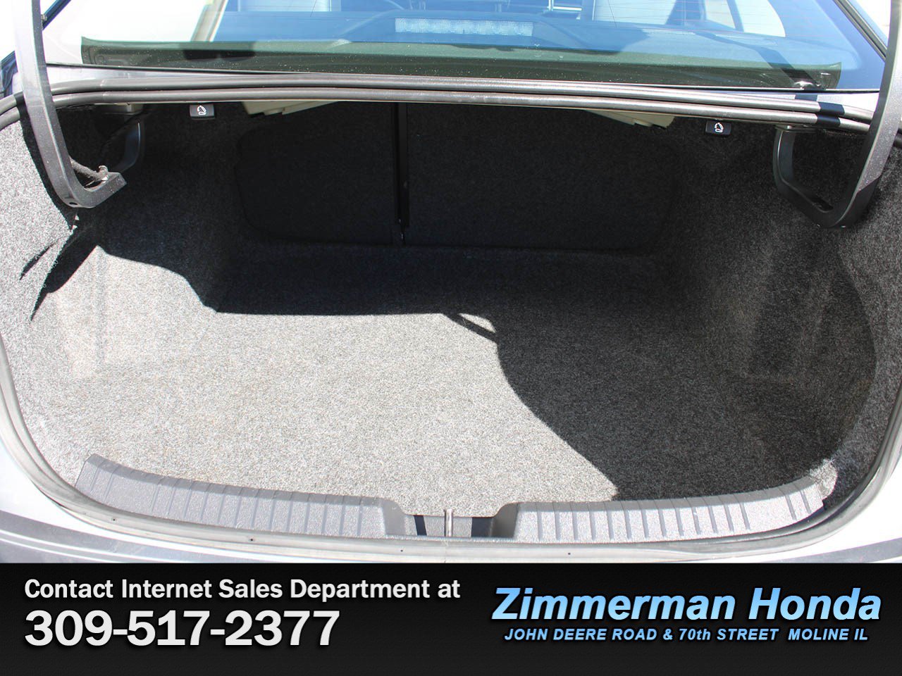 Used 2025 Volkswagen Jetta SE FWD image 6