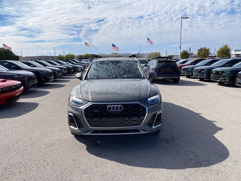 Used 2024 Audi Q5 2.0T Premium Plus w/ Premium Plus Package AWD/4WD image 3