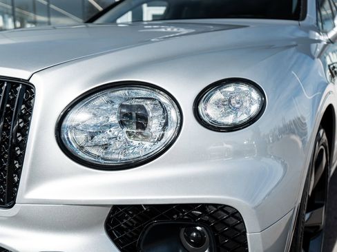 Certified 2023 Bentley Bentayga Extended Wheelbase AWD/4WD image 22