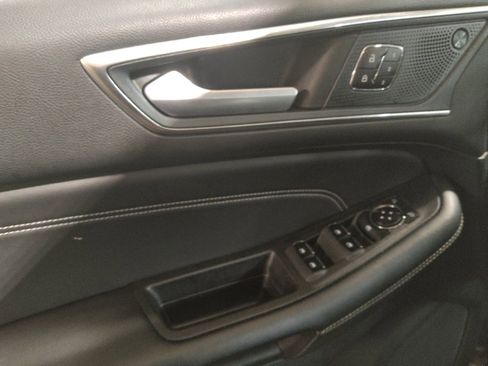 Used 2024 Ford Edge Titanium image 27