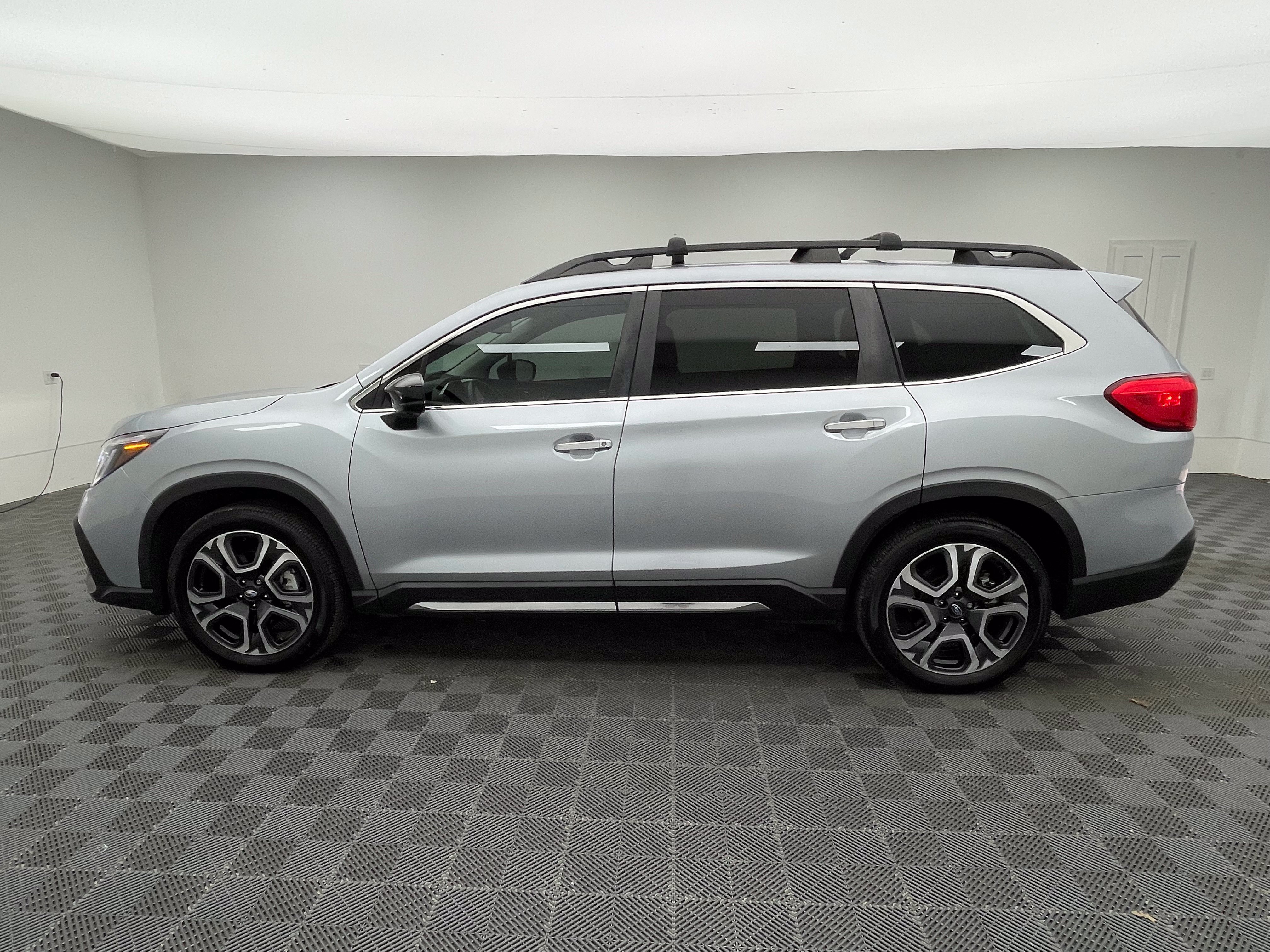Used 2024 Subaru Ascent Touring AWD/4WD image 14