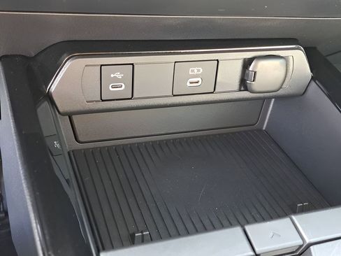 Used 2023 Toyota Prius XLE image 24