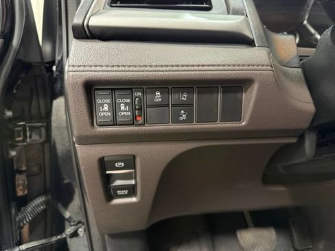 Used 2019 Honda Odyssey EX image 17