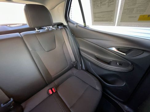 Used 2025 Buick Encore GX Preferred image 37