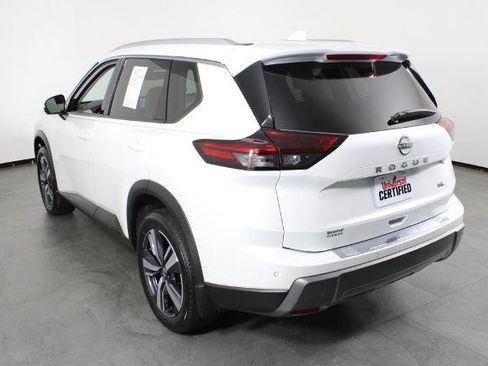 Certified 2024 Nissan Rogue SL w/ SL Premium Package FWD image 4
