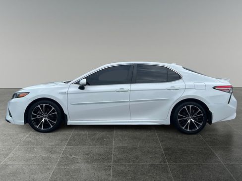 Used 2019 Toyota Camry SE image 5