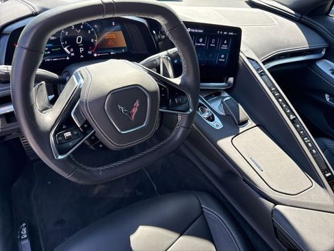 Used 2025 Chevrolet Corvette Stingray Coupe w/ 1LT RWD image 21