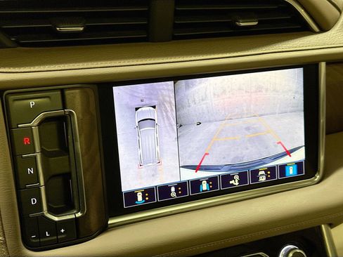 Used 2021 GMC Yukon XL Denali w/ Denali Premium Package AWD/4WD image 16
