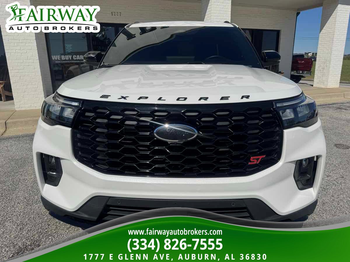 Used 2025 Ford Explorer ST w/ Sun And Sound Package AWD/4WD image 3