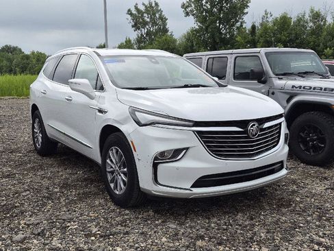 Used 2024 Buick Enclave Essence w/ Trailering Package, 5000 lbs. FWD image 2