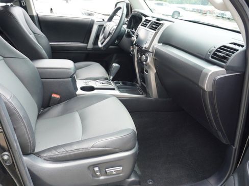 Used 2023 Toyota 4Runner SR5 Premium w/ Moonroof Package RWD image 15