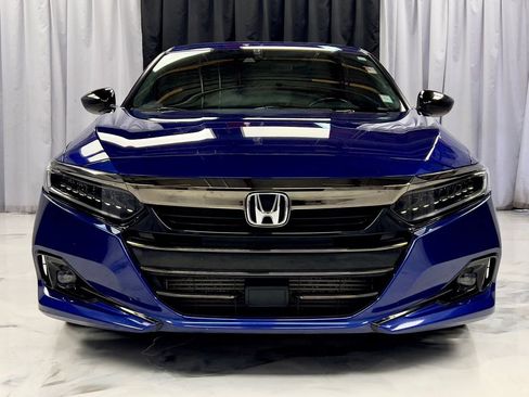 Used 2021 Honda Accord Sport image 2