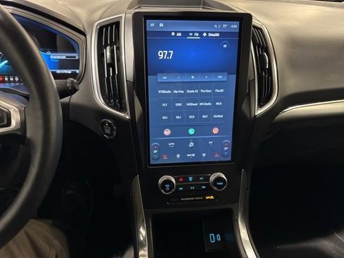 Used 2024 Ford Edge Titanium image 11