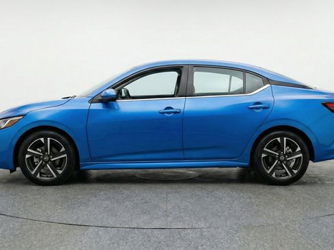 Used 2025 Nissan Sentra SV FWD image 5