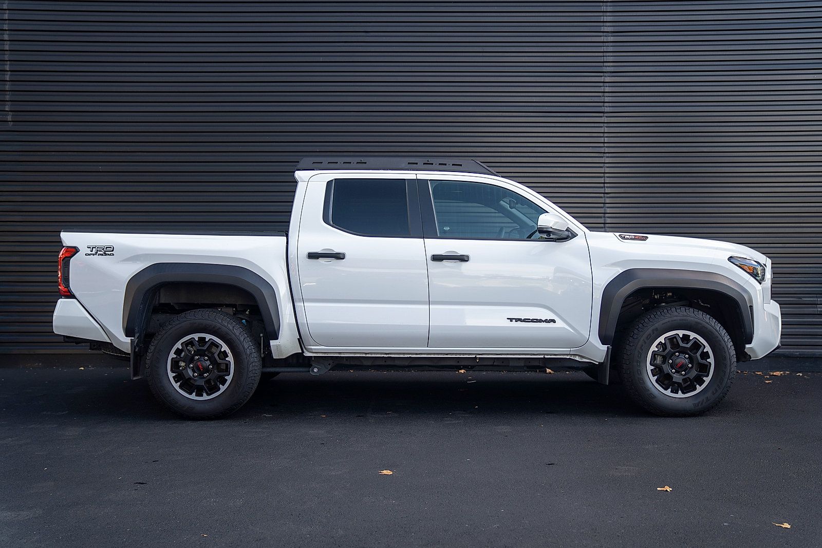 Used 2024 Toyota Tacoma TRD Off-Road w/ TRD Off Road Premium Package AWD/4WD image 25