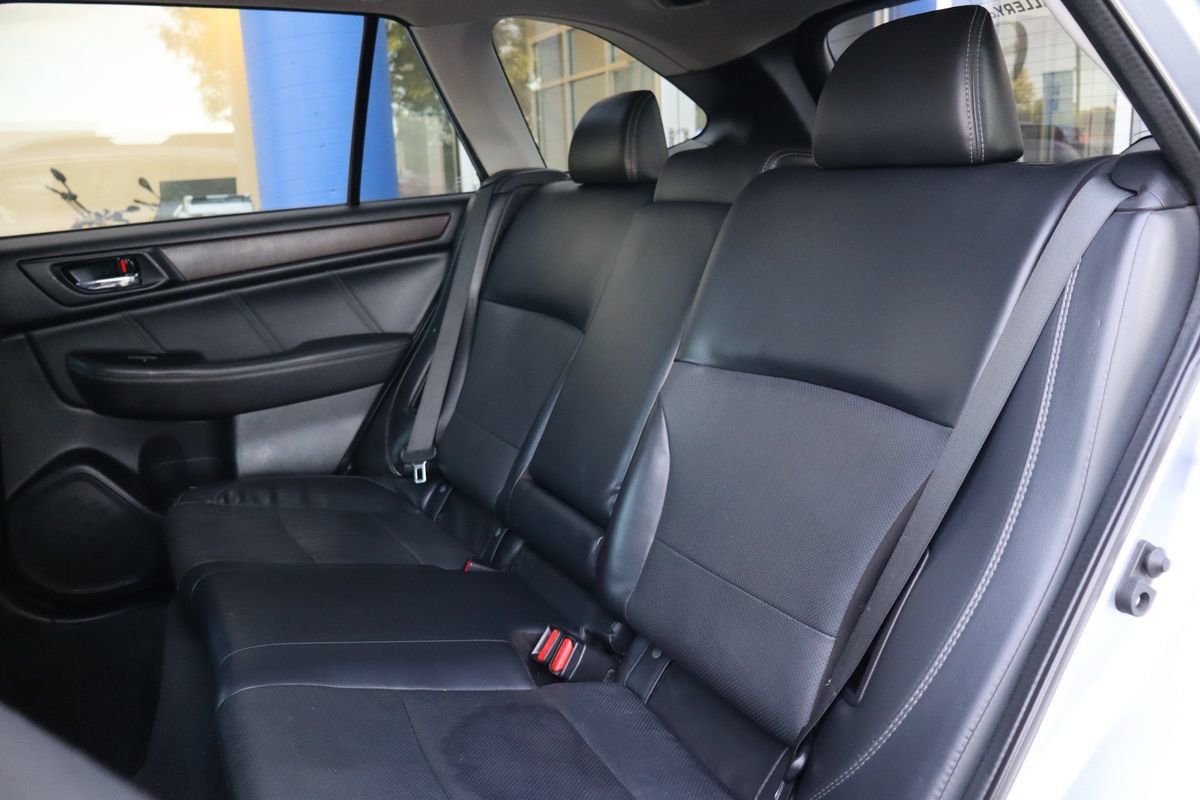 Used 2019 Subaru Outback 2.5i Limited AWD/4WD image 11