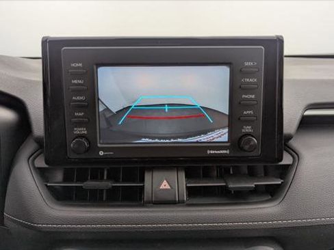 Used 2022 Toyota RAV4 LE image 31