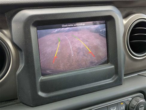 Used 2018 Jeep Wrangler Unlimited Sport S image 20