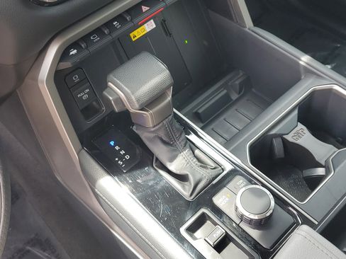 Used 2023 Toyota Tundra Limited AWD/4WD image 30