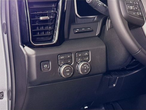 New 2026 GMC Sierra 3500 Denali Ultimate AWD/4WD image 4