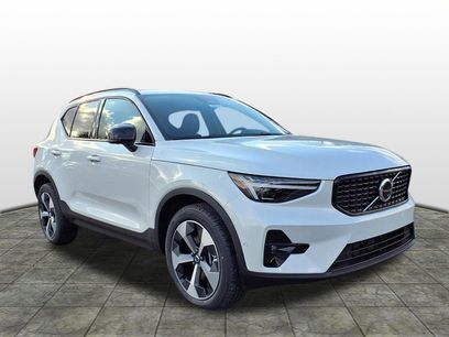 New 2026 Volvo XC40 B5 Plus w/ Protection Package Premier