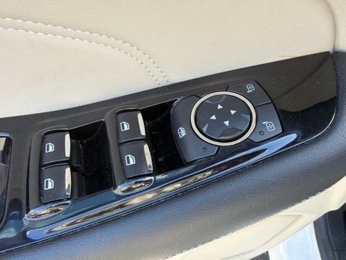 Used 2018 Ford Edge Titanium w/ Equipment Group 302A AWD/4WD image 25
