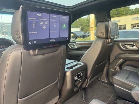 Used 2021 Chevrolet Suburban LT w/ Rear Media and Nav Package RWD image 26